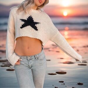 JUST POLLY Mega Star Cropped‎ Sweater
Size medium